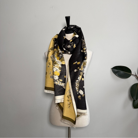 Horse Print Acrylic Scarf Long Fringe Shawl Versatile - Picture 8 of 8